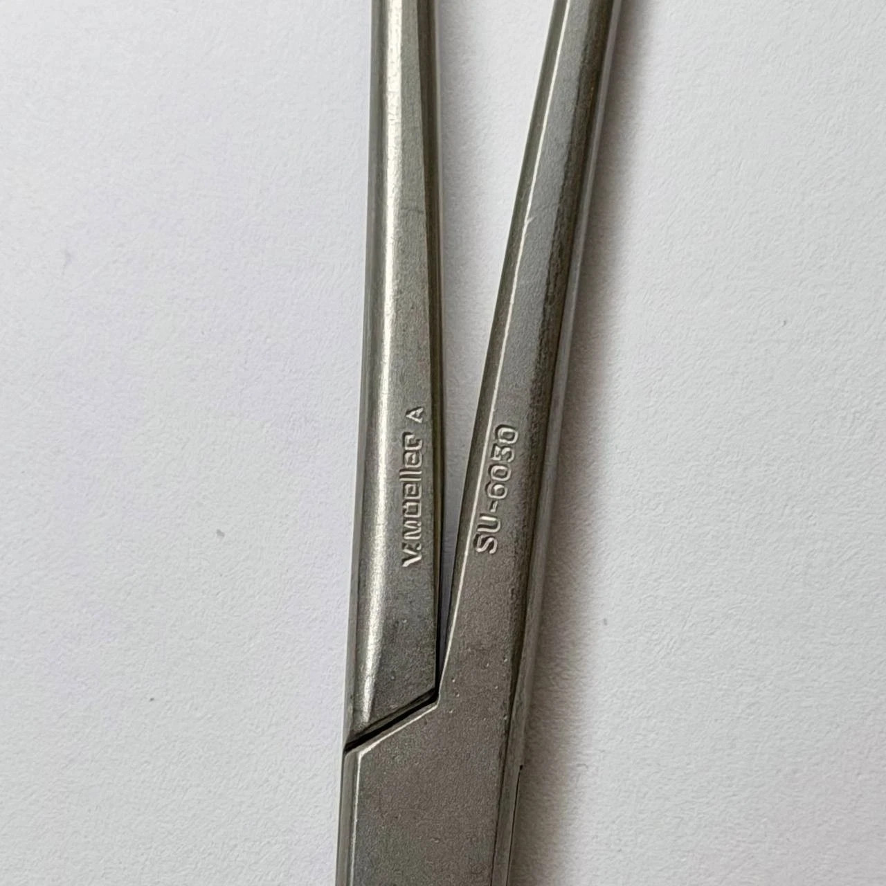 V. Mueller SU-6050 Sponge Holding Forceps 20cm Surgical Instrument