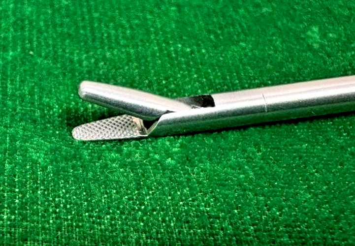 Laparoscopic Pediatric Needle Holder Straight Jaw 3mmx330mm Reusable Instruments