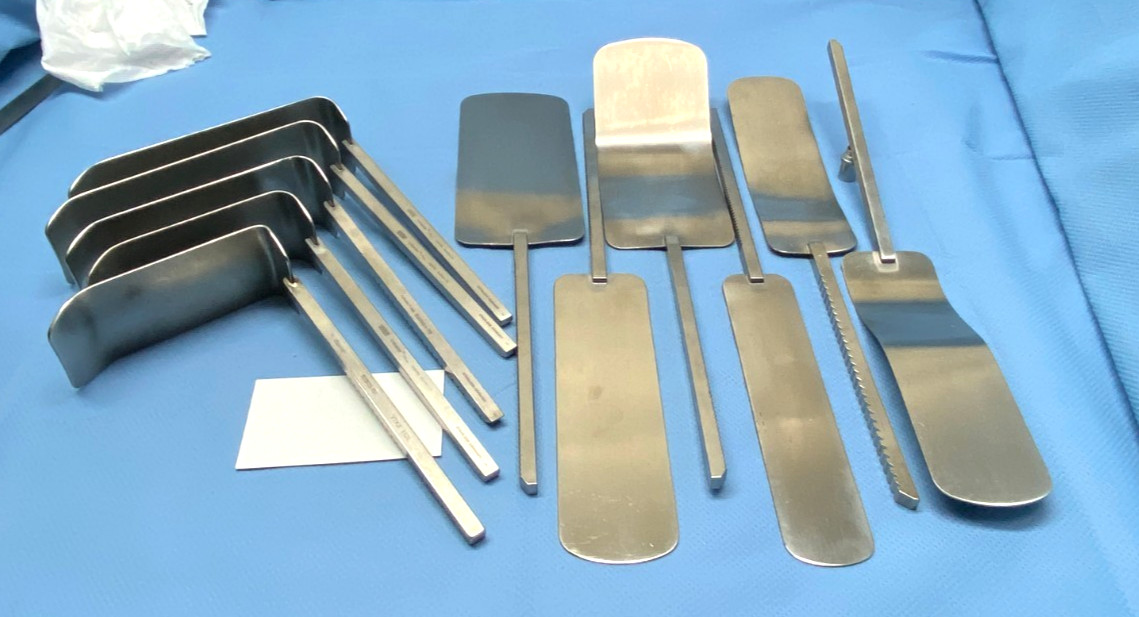 V. Mueller SU2951 Bookwalter Retractor Set, Table Post, Ring, Blades, Clamps