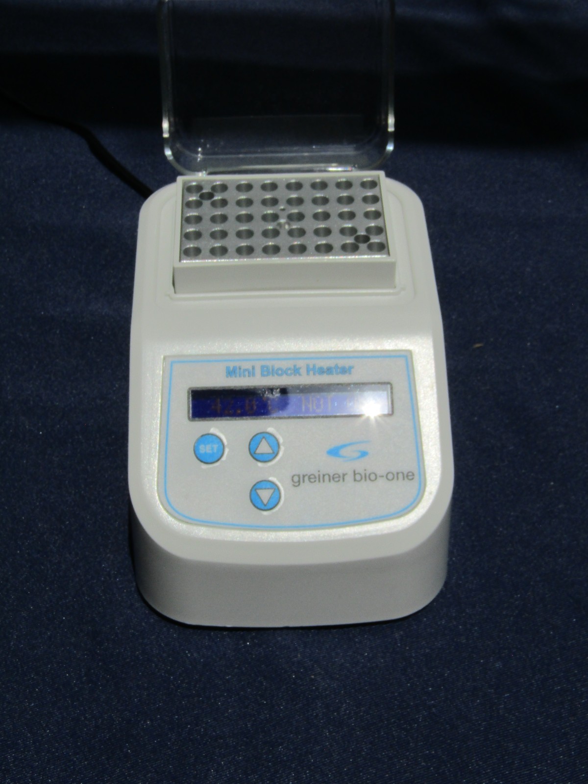 Benchmark My Block Mini Dry Bath model BSH200. 40 POSITION Block included.