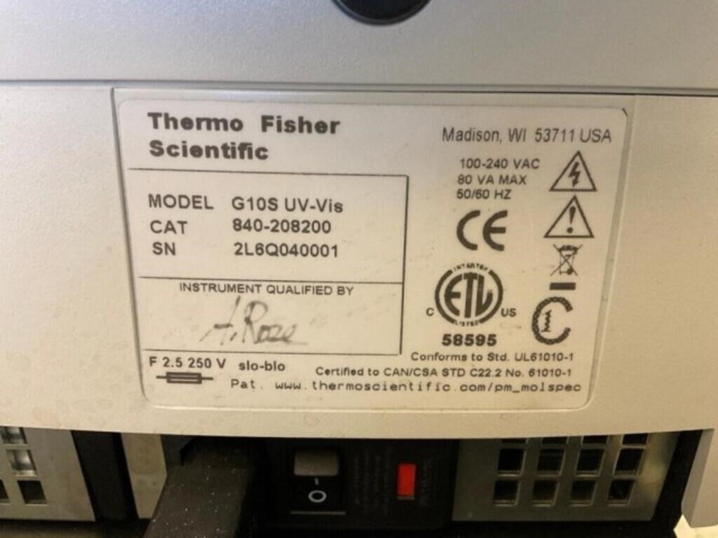Thermo Fisher Scientific Genesys 10S UV-Vis Spectrophotometer G10S Laboratory