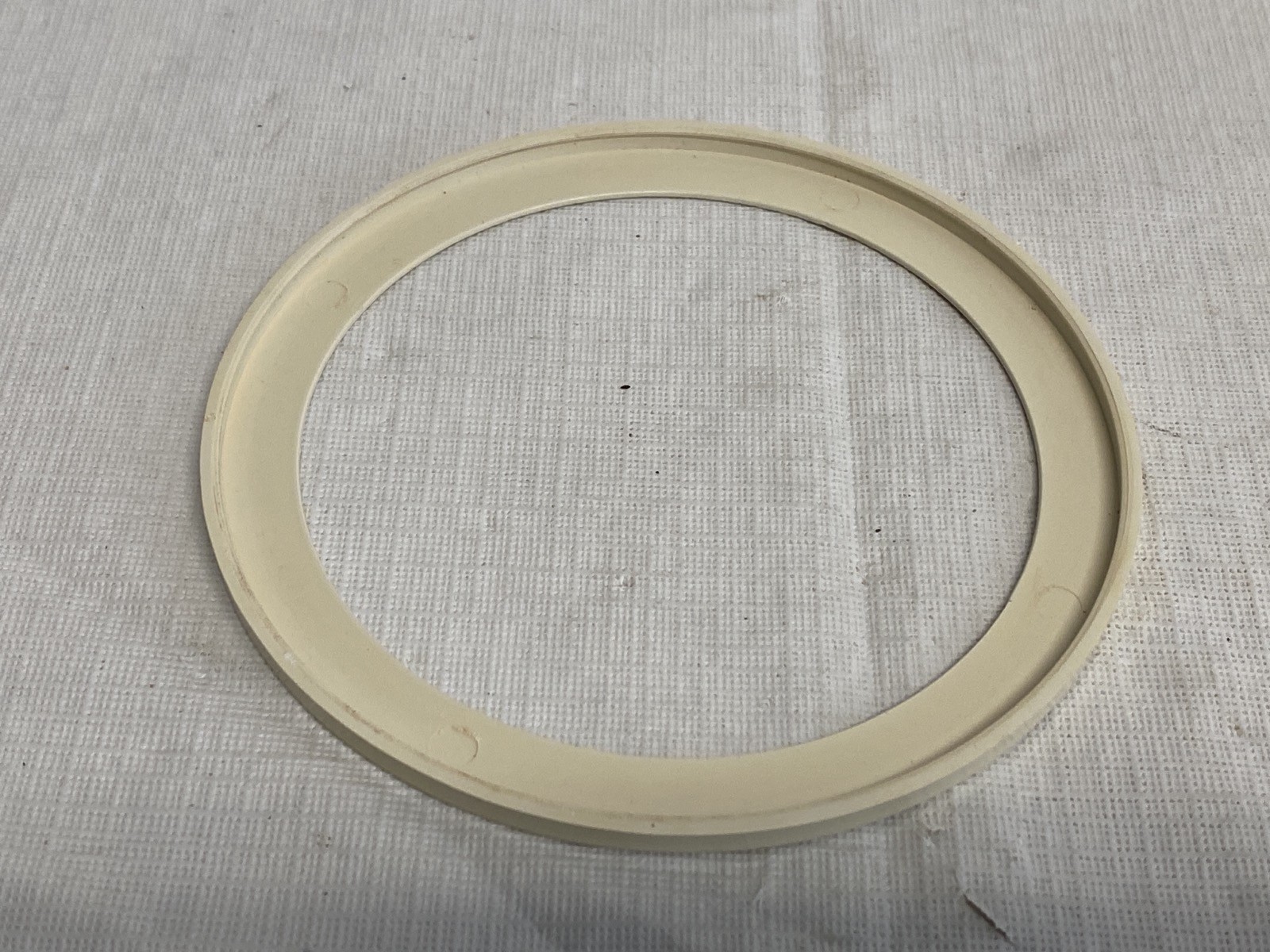 (12) QLA Agilent TruCentre Plastic Protective Vessel Ring for 1L 5″ RINGPRO-ST02