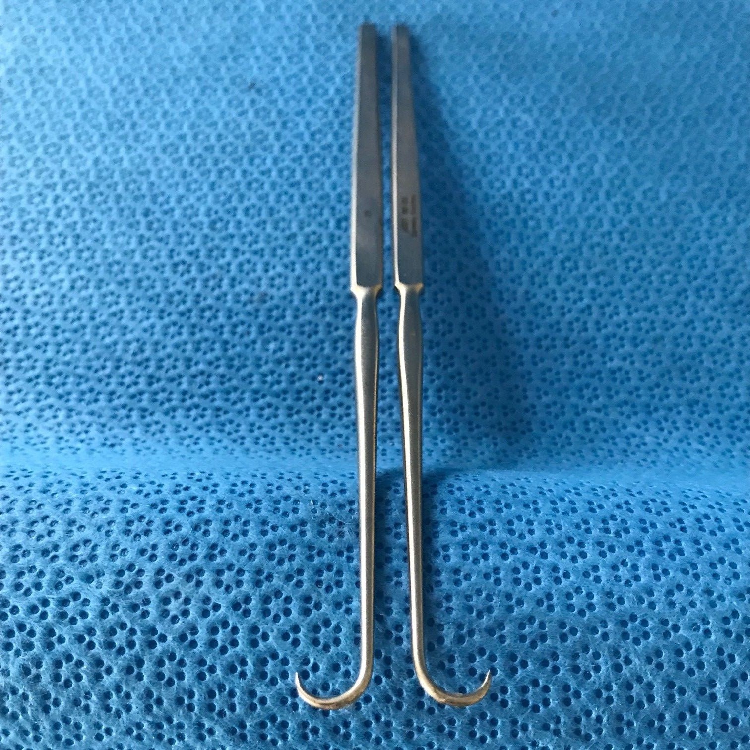 Lot of 2, Jarit 190-150 Finger Rake Retractor, 1 Sharp Prong, L: 6.5″, Surgical