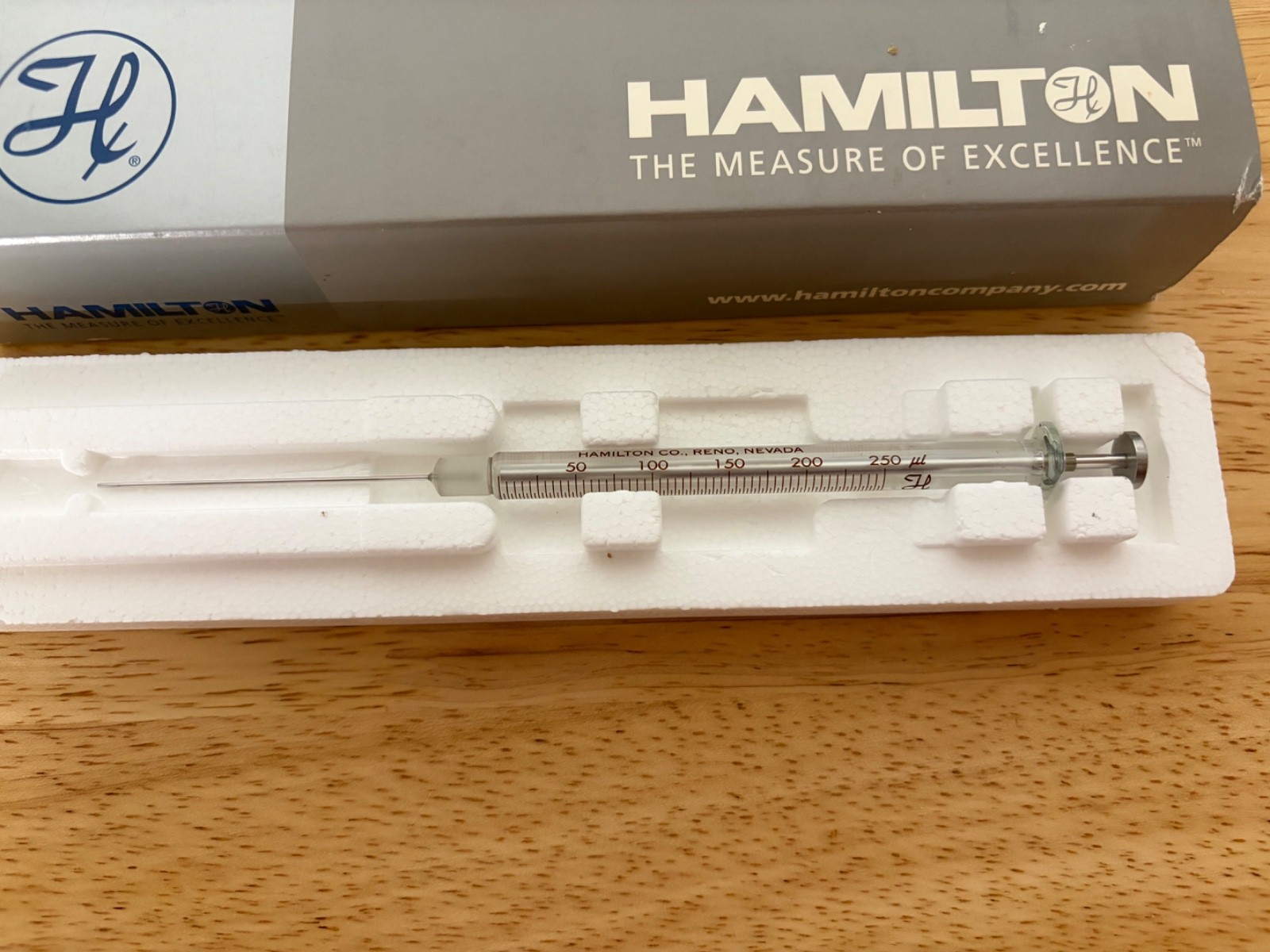 Hamilton 80765 GC Syringe 725SNR 250 μL 22Ga 2″ Blunt Needle – Open Box