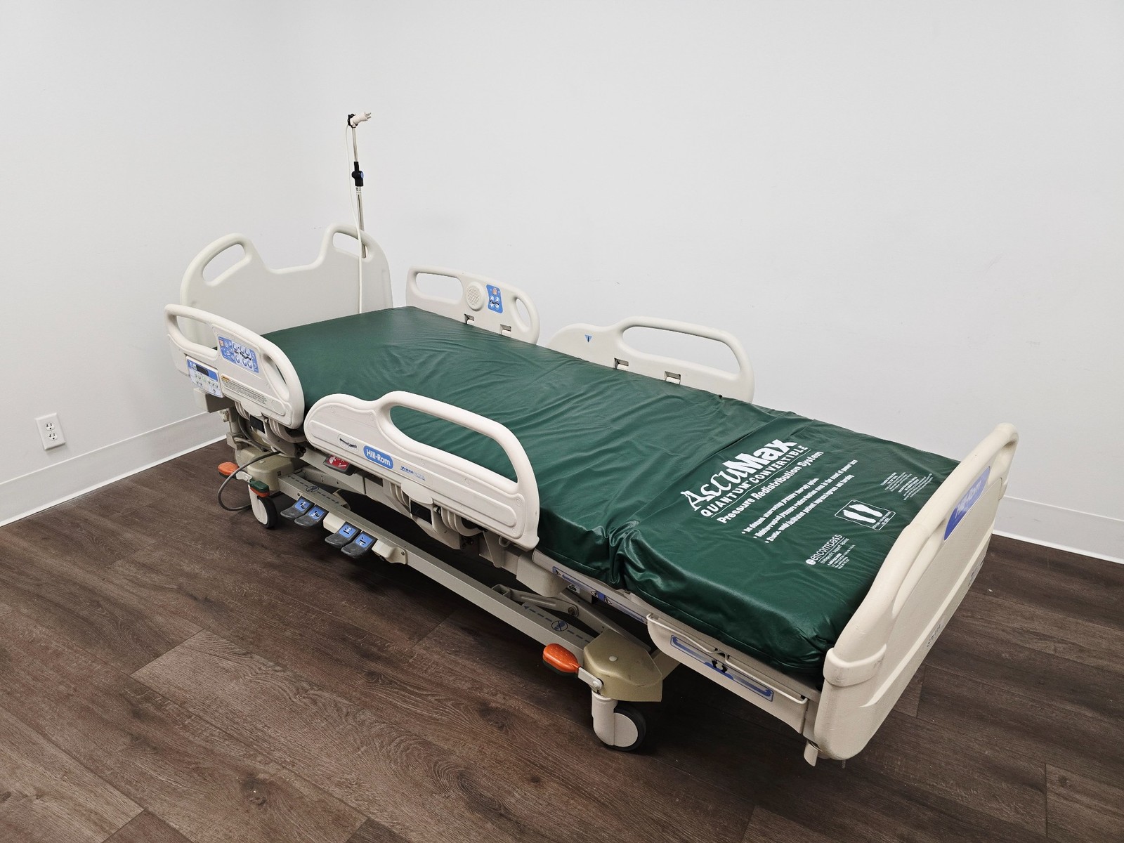 Hill-Rom P3200 VersaCare Electric Hospital Bed w/ Scale & Mattress