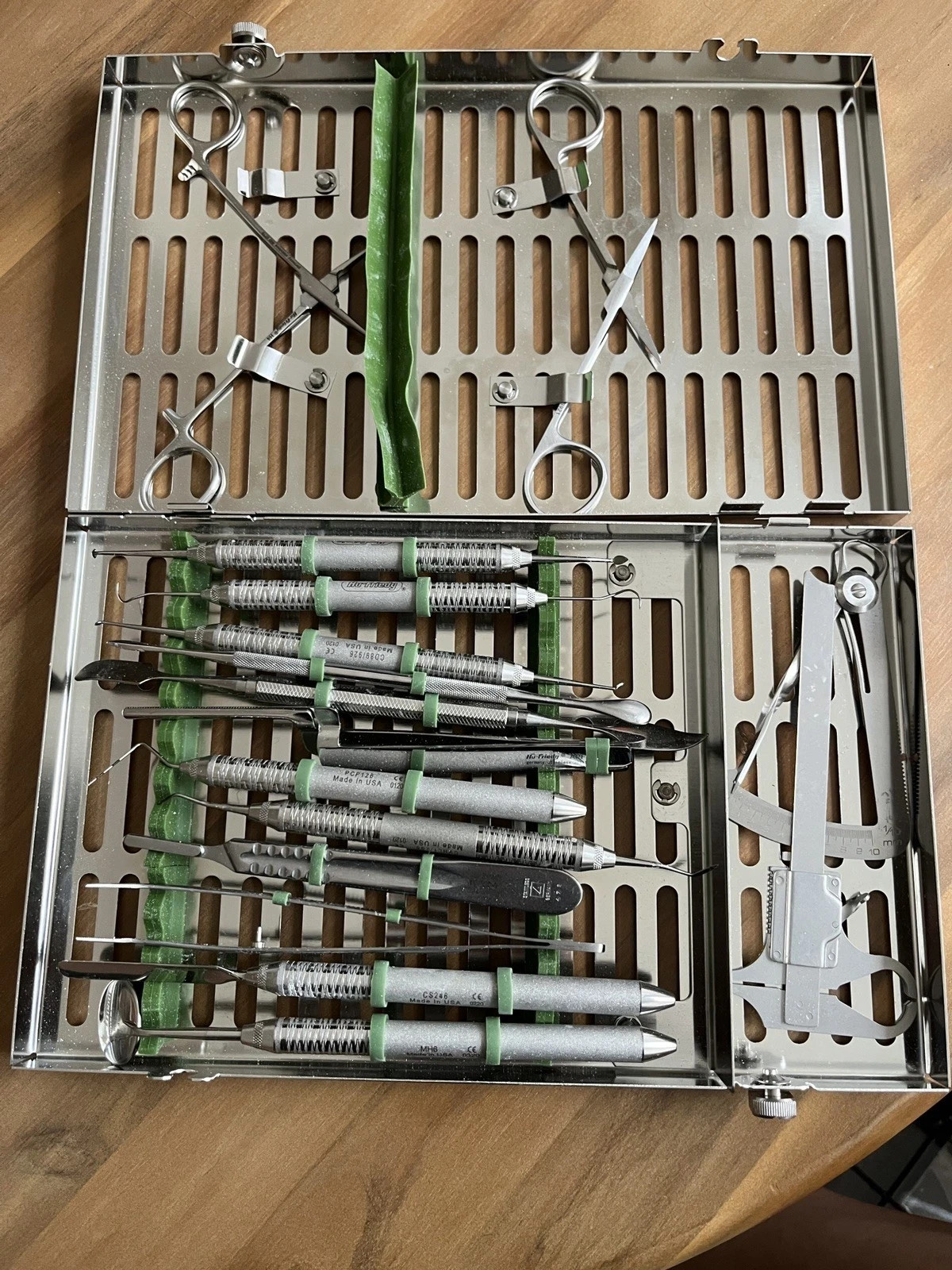 Hu-Friedy Prosthodontic Instruments with Sterilization Casette