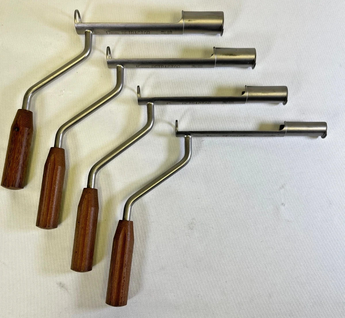 Set of 4 Spine-Tech 11mm 13mm 15mm 17mm Tubular Lipped Retractors Neurology