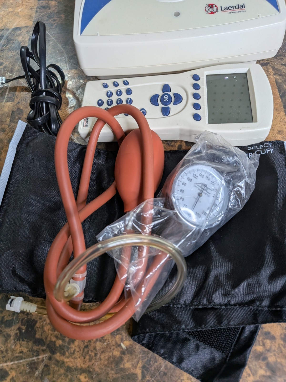Laerdal Vitalsim Vital Signs Simulator Controller FTS1908 w Cable, Remote Etc.