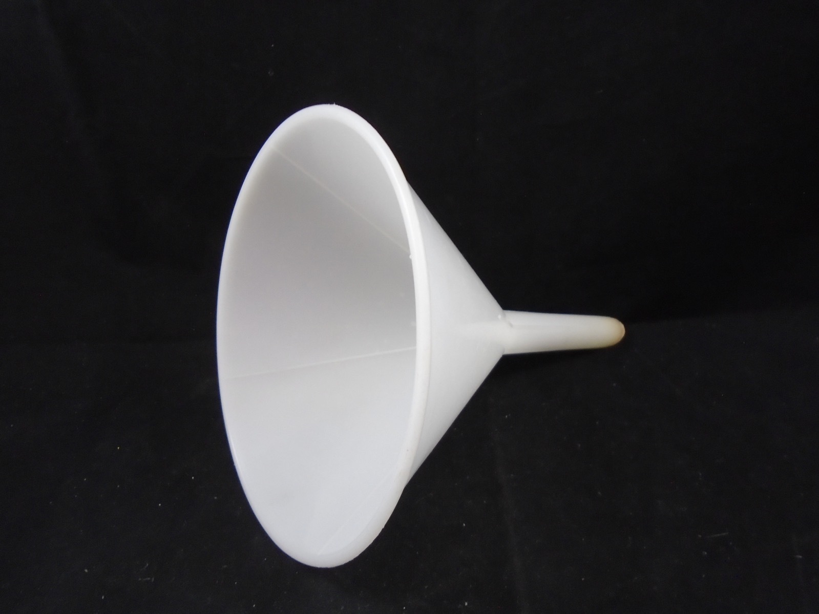 LABORATORY Plastic 145 x 180mm PP Polypropylene Short Stem Filling Funnel