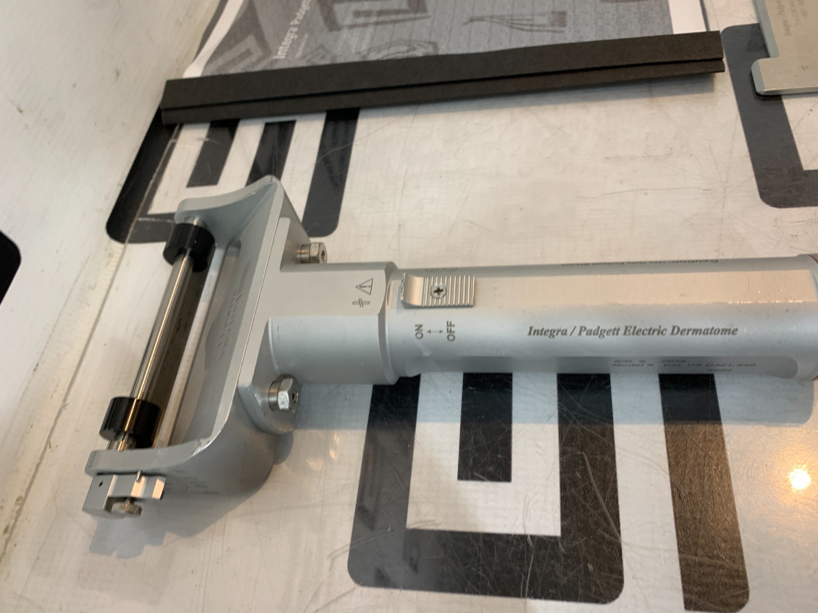 Integra Padgett Dermatome Model S Electric – Power Supply & Guards WARRANTY 2022