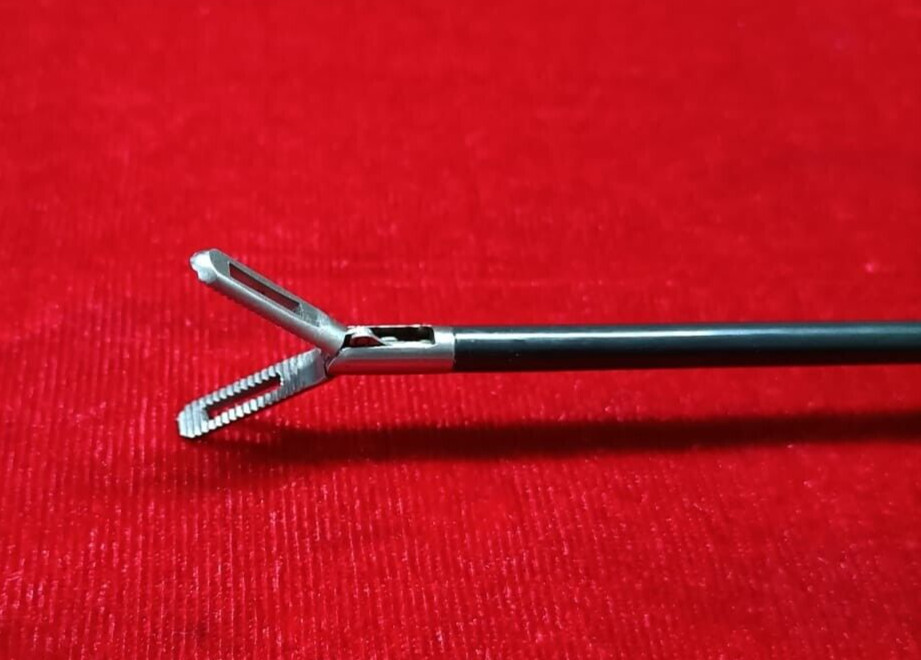 Laparoscopic Short Bowel Grasper Insert 5mmx330mm Best Quality Reusable
