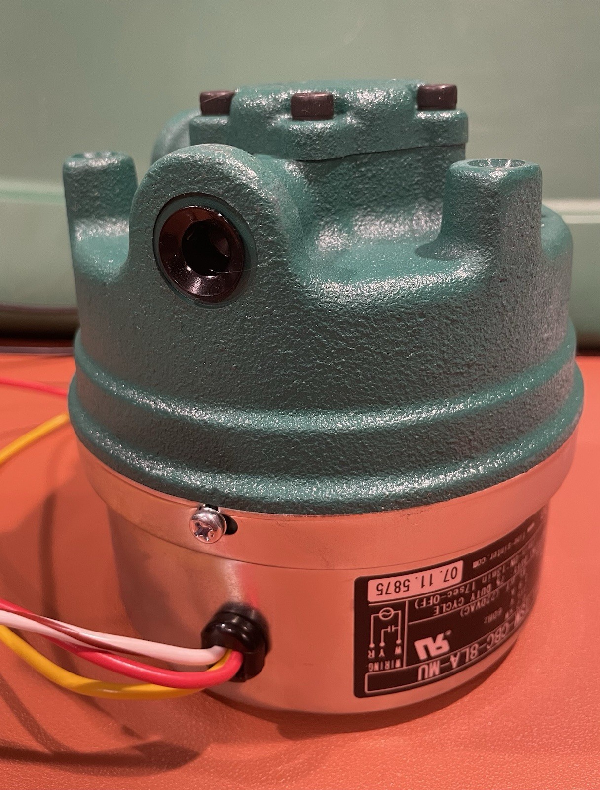 FINE SINTER CO., LTD. Hydraulic Motor Pump Model: TSM-CBC-8LA-MU 120vac