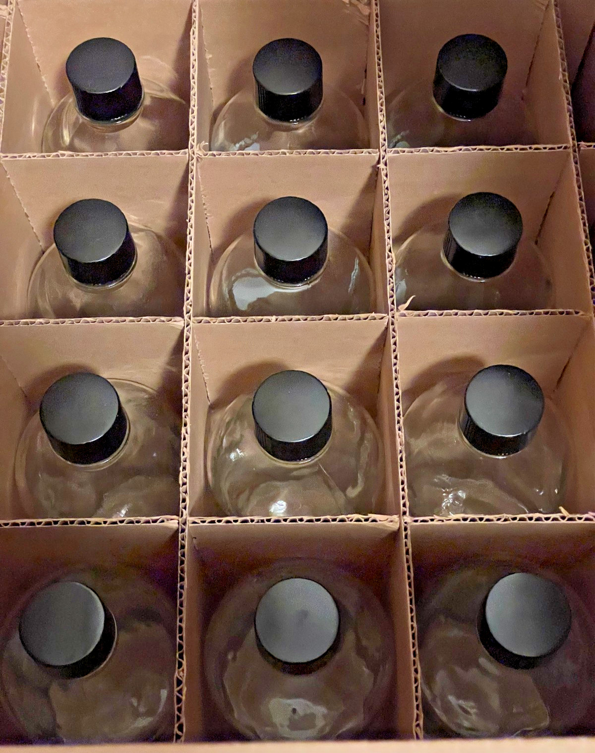 Wheaton 219760 Graduated Media Bottle with Rubber-lined Cap 1000mL – LOT of 12