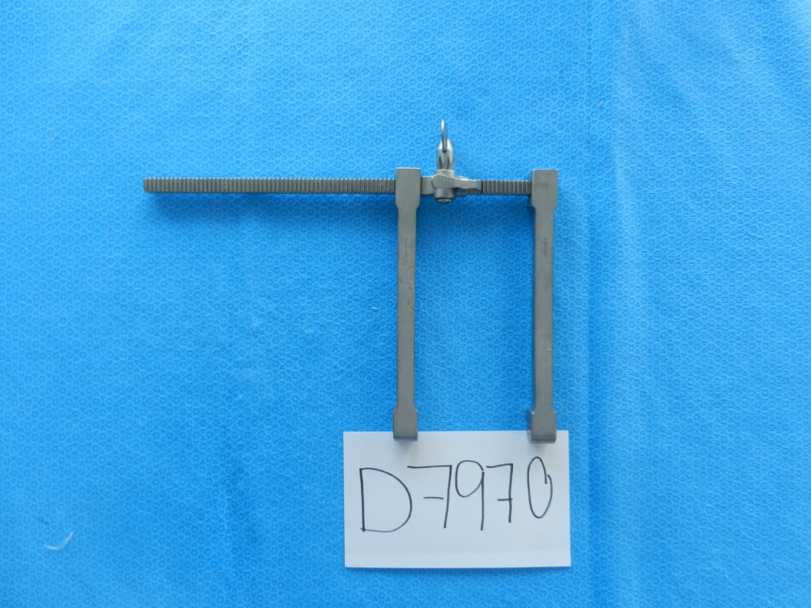 D7970 V. Mueller Scoville Retractor Body 15.2×20.3cm Wide Arms NL5238