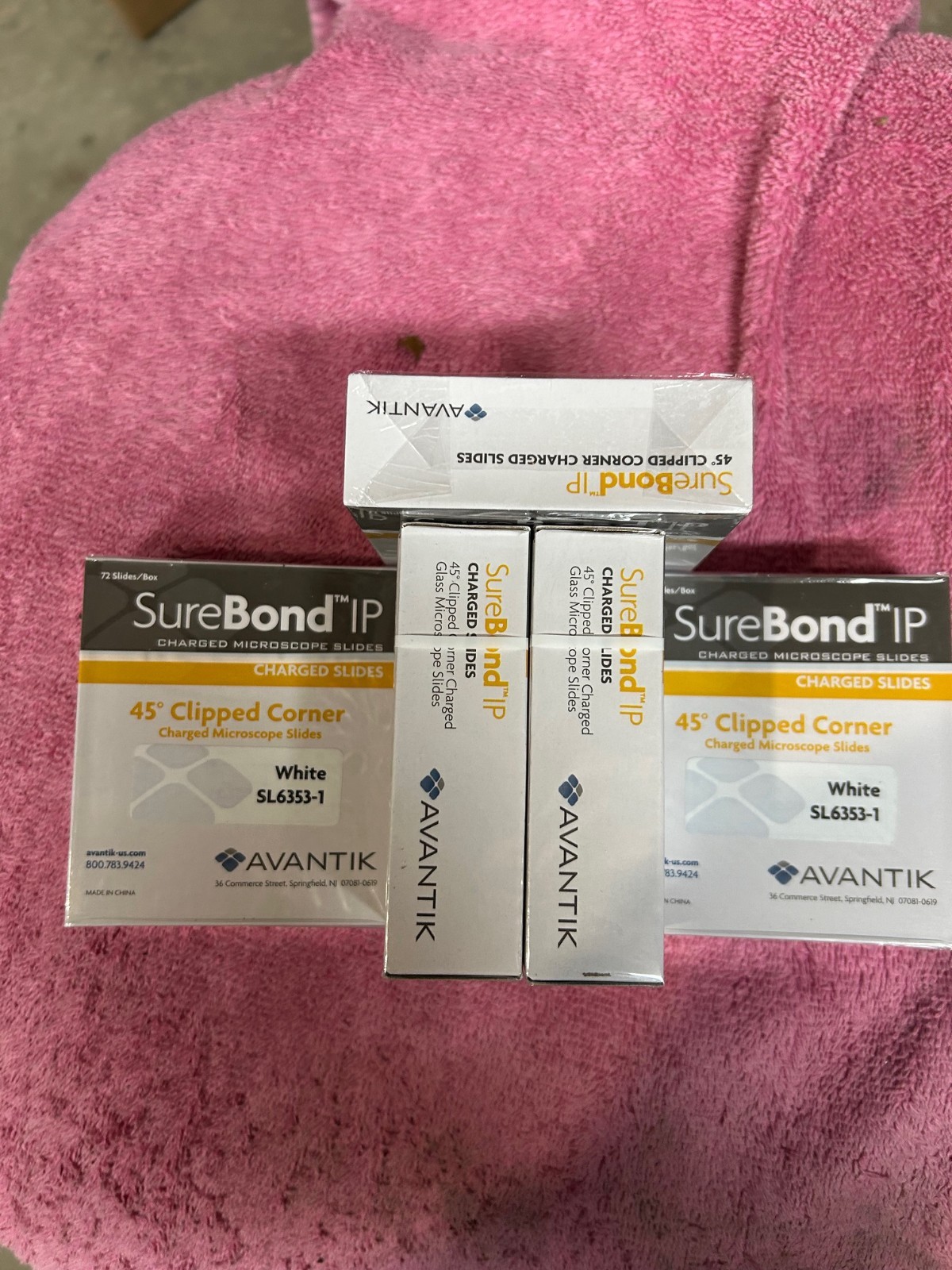 Avantik SL6353-1 SureBond Charged Glass Microscope Slides Clipped Corners White