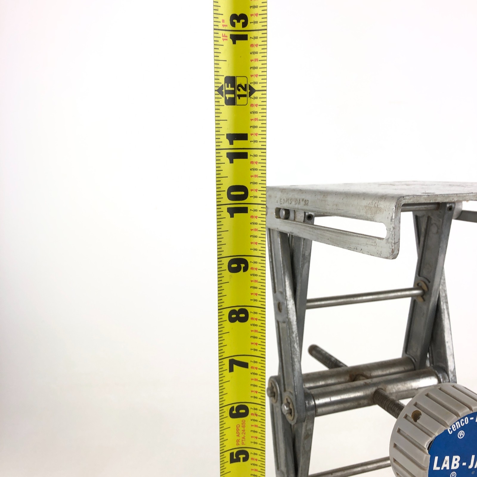 Cenco-Lerner LAB-JACK No. 19089 4-1/2″ X 5-1/2″ Extends 2-3/4” to 10” Tall