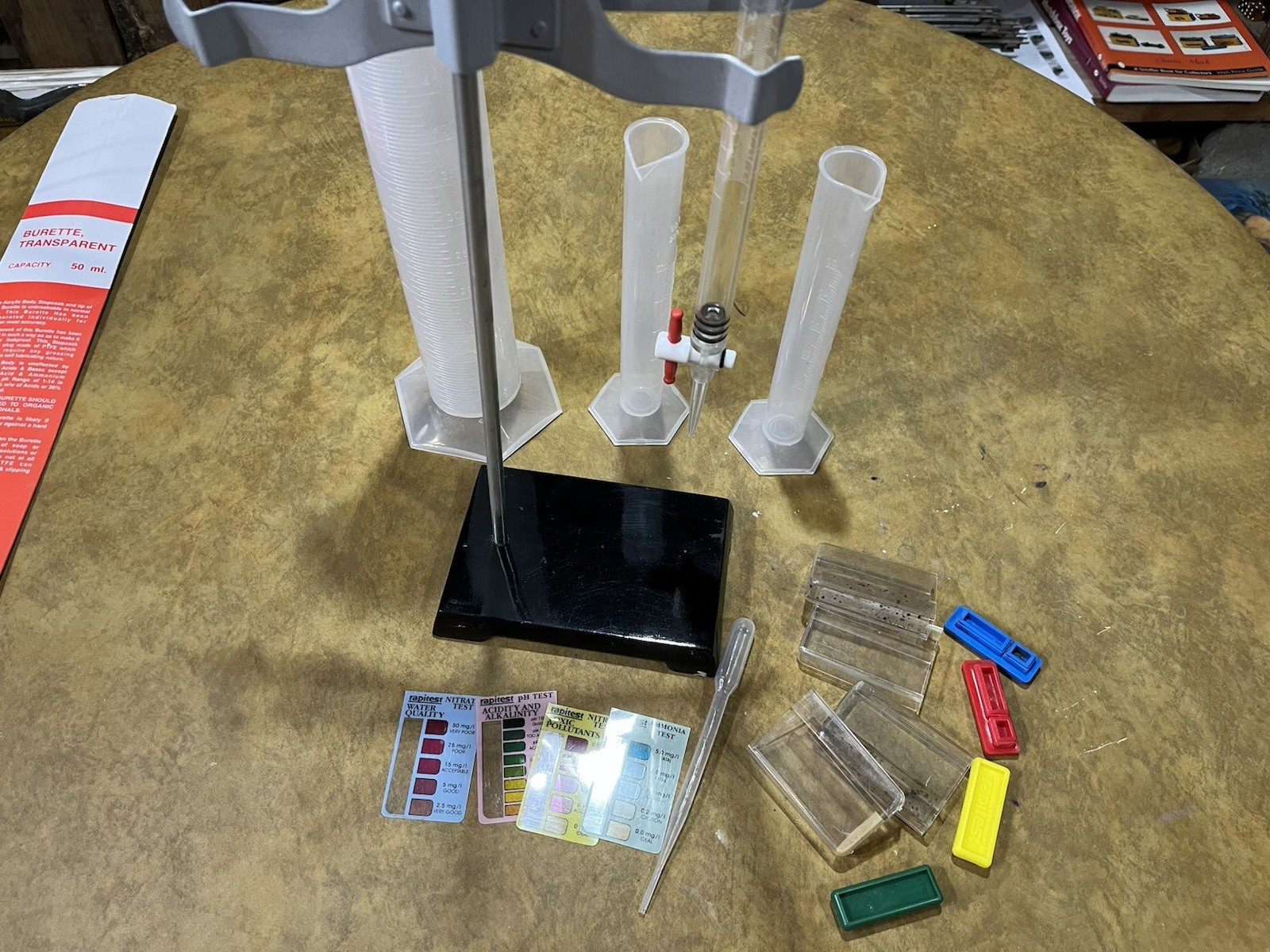 Acrylic Burette, 50mL – Class B – PTFE Stopcock – 0.1mL Grad. – w/ 3 Beakers