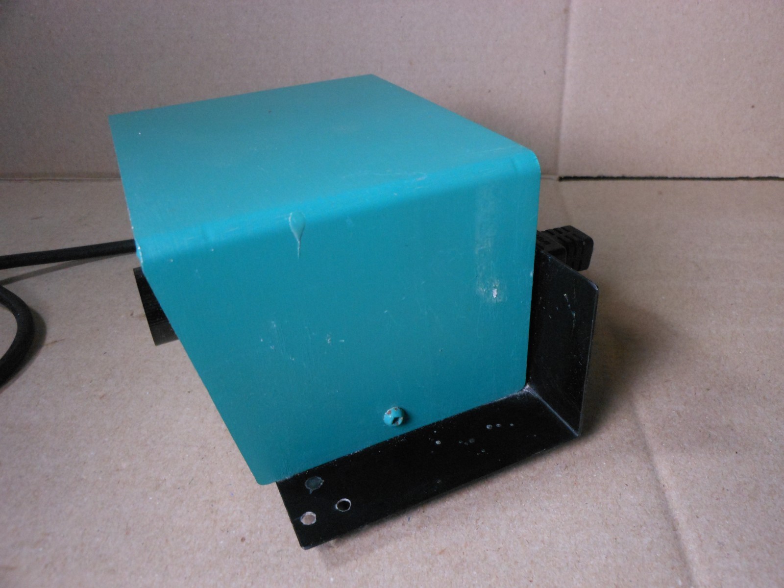 TRAY MAGIC SOFT TRAY TRIMMER Model 4008200 – Powers On Untested – Incomplete