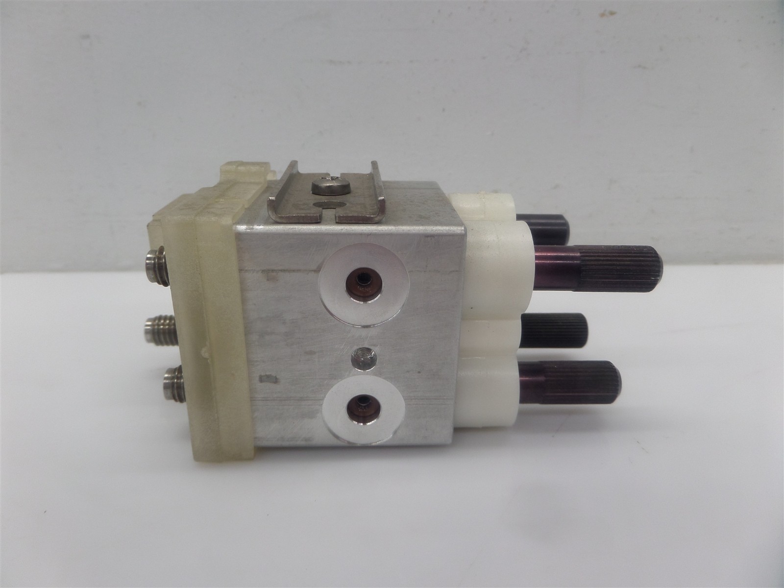 HP Agilent 5890 Gas Chromatograph FID Flow Block