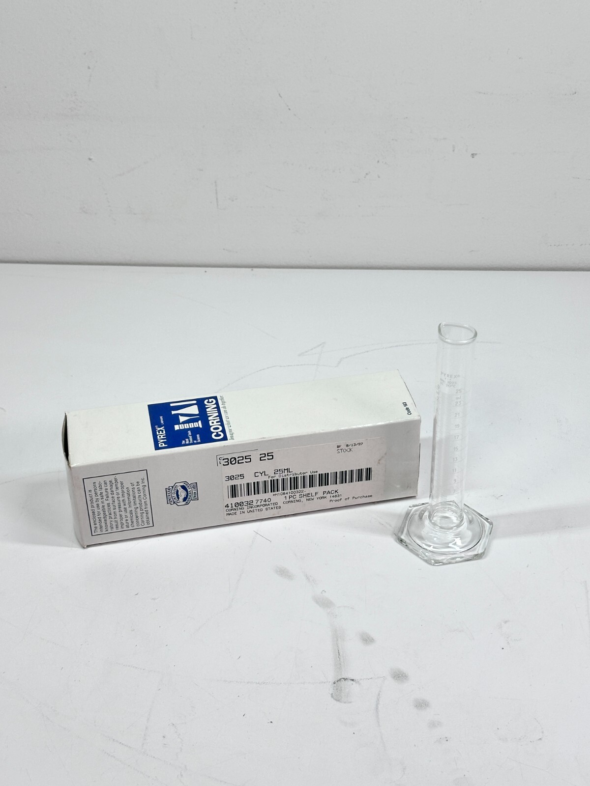 NEW Corning Pyrex 25mL Graduated Mixing Cylinder 2982-25, w/o stopper.