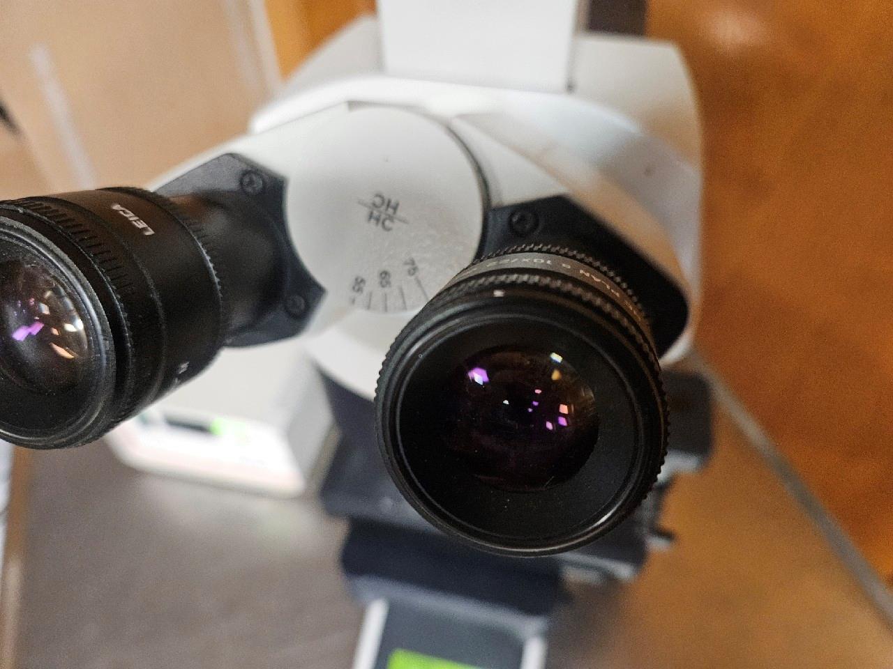 LEICA DM4000 B UPRIGHT CLINICAL RESEARCH MICROSCOPE DM 4000-B W/ 4 OBJECTIVES