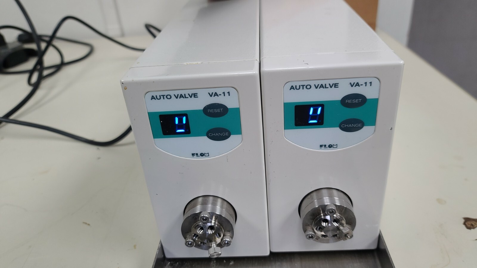 2 FLOM LC Valves Automatic Valve Units VA-11 HPLC VA-11-312 [C4S3]