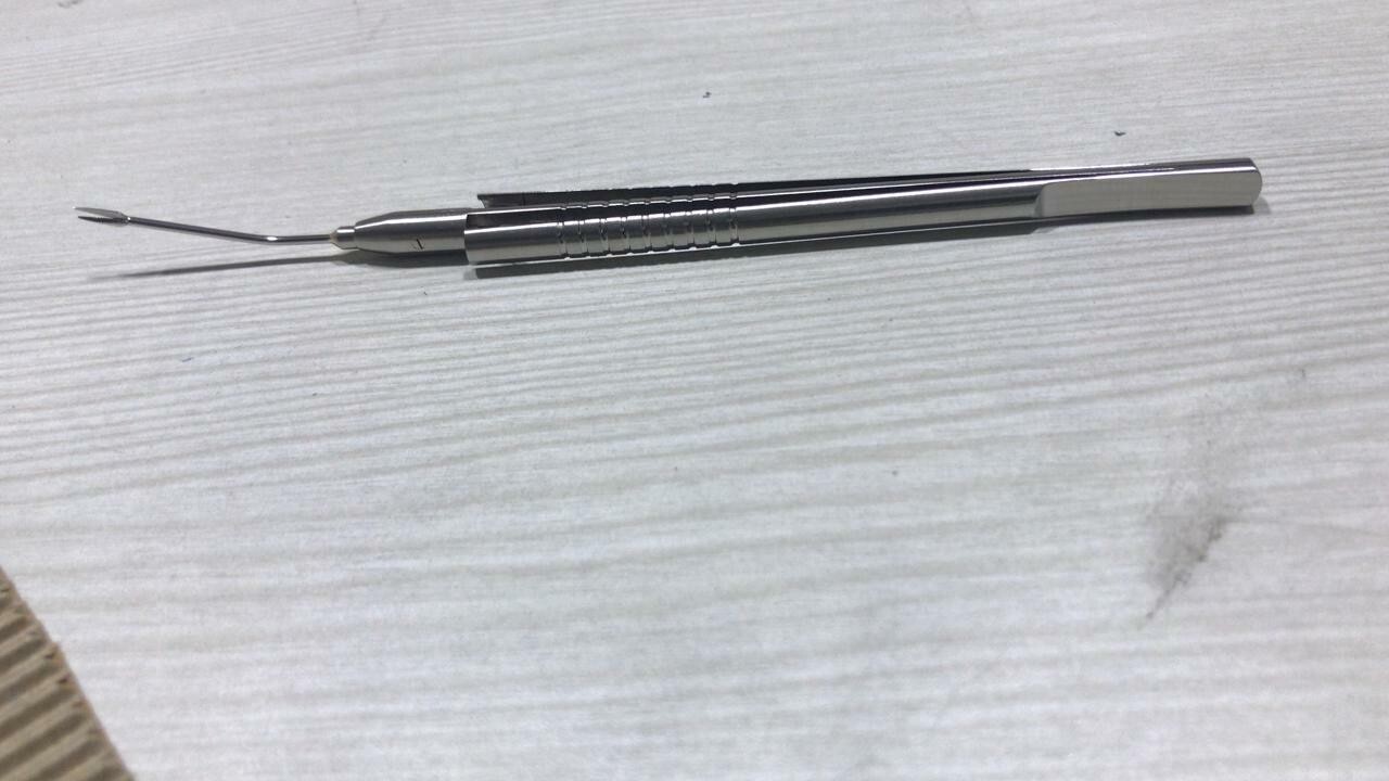 Osher Snyder IOL Scissors 18G SS 1.2mm Angled Shaft Serrated Lower Blade Inst