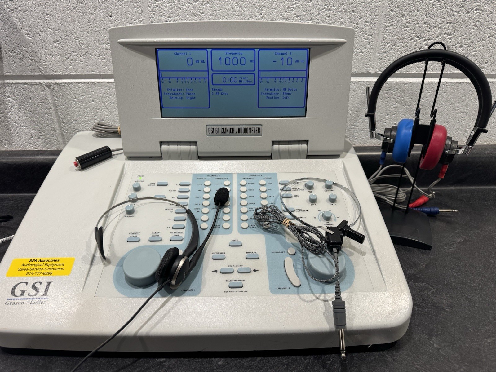 GSI 61 Clinical 2 Channel Audiometer Complete w/ NEW Calibration Certificate