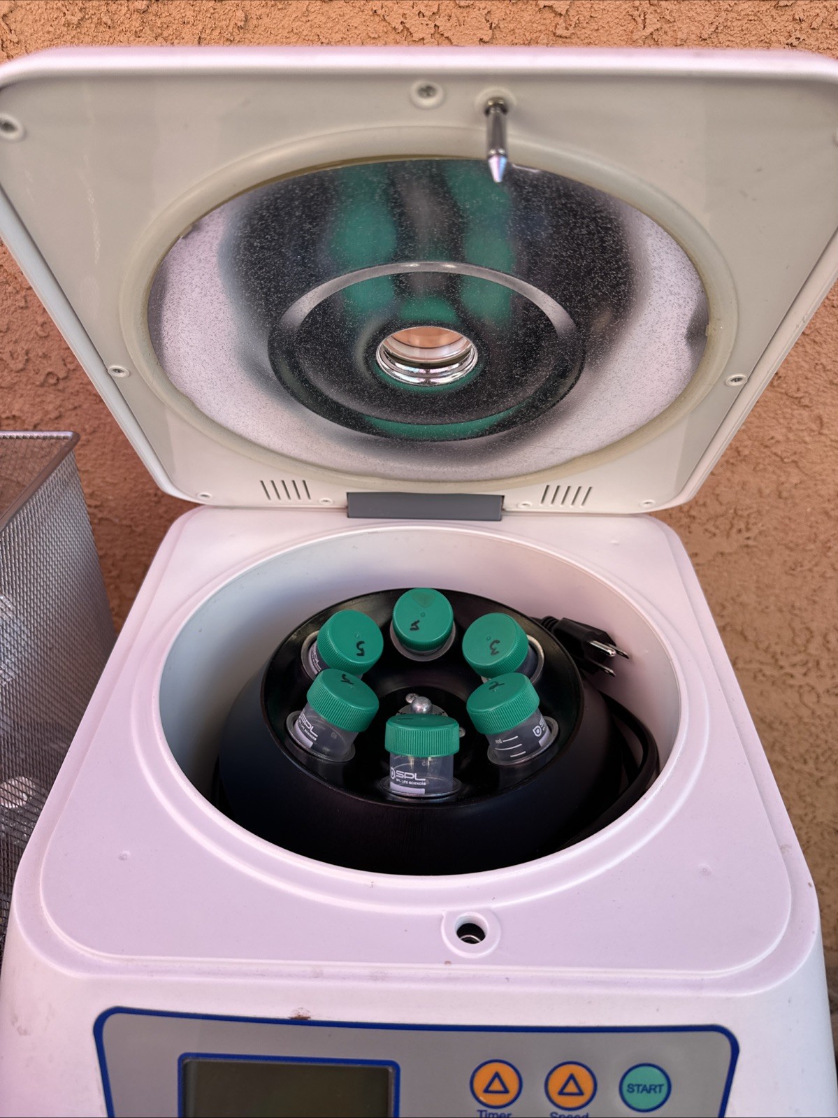 Premiere Low speed Centrifuge (XC-2450) 6x 15ml-50ml Tubes, 1-60mins, 4000rpm