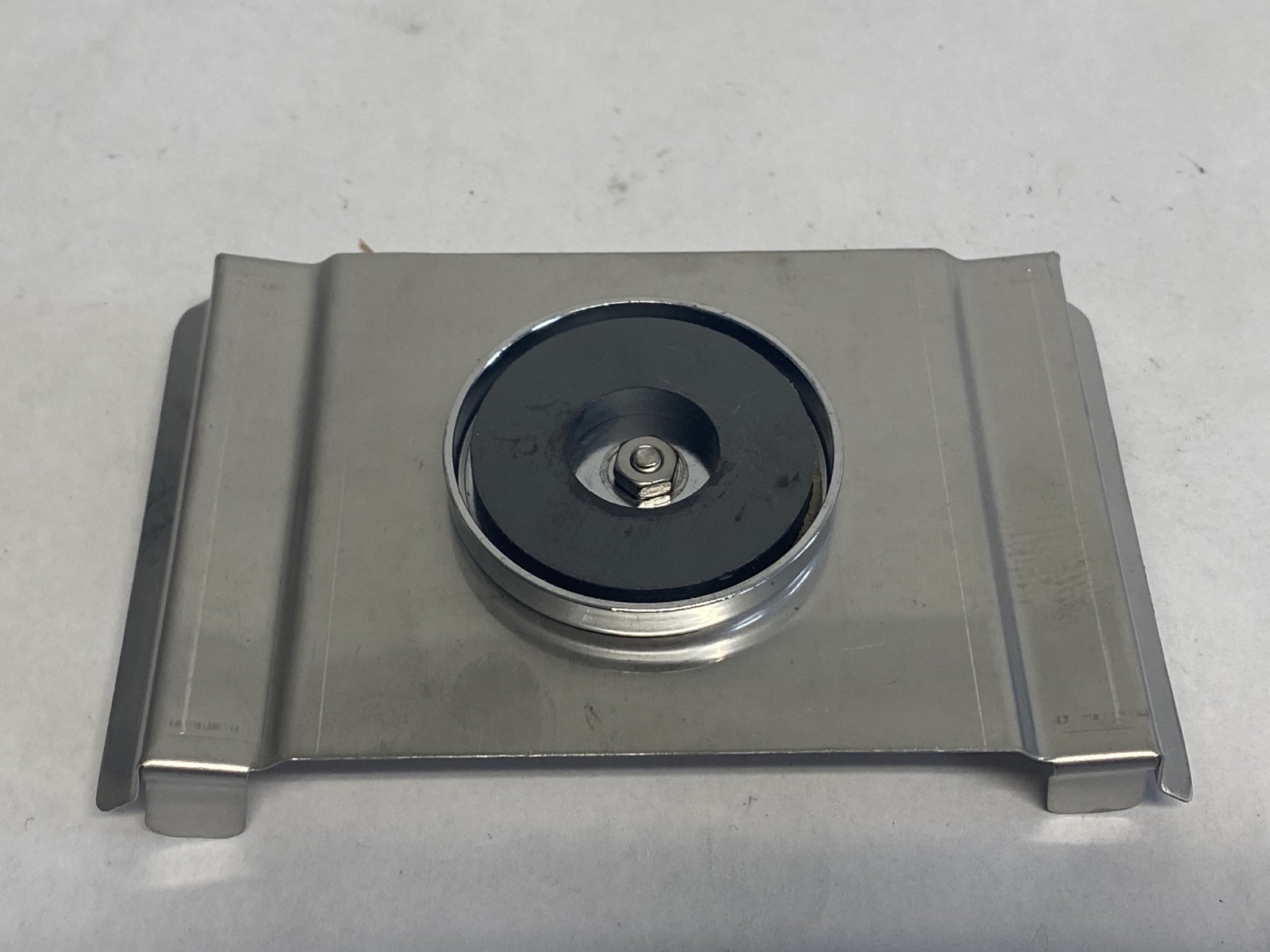 Used (5) BENCHMARK MAGic Stainless Magnetic MicroPlate Shaker Clamps H1000-MR-MP