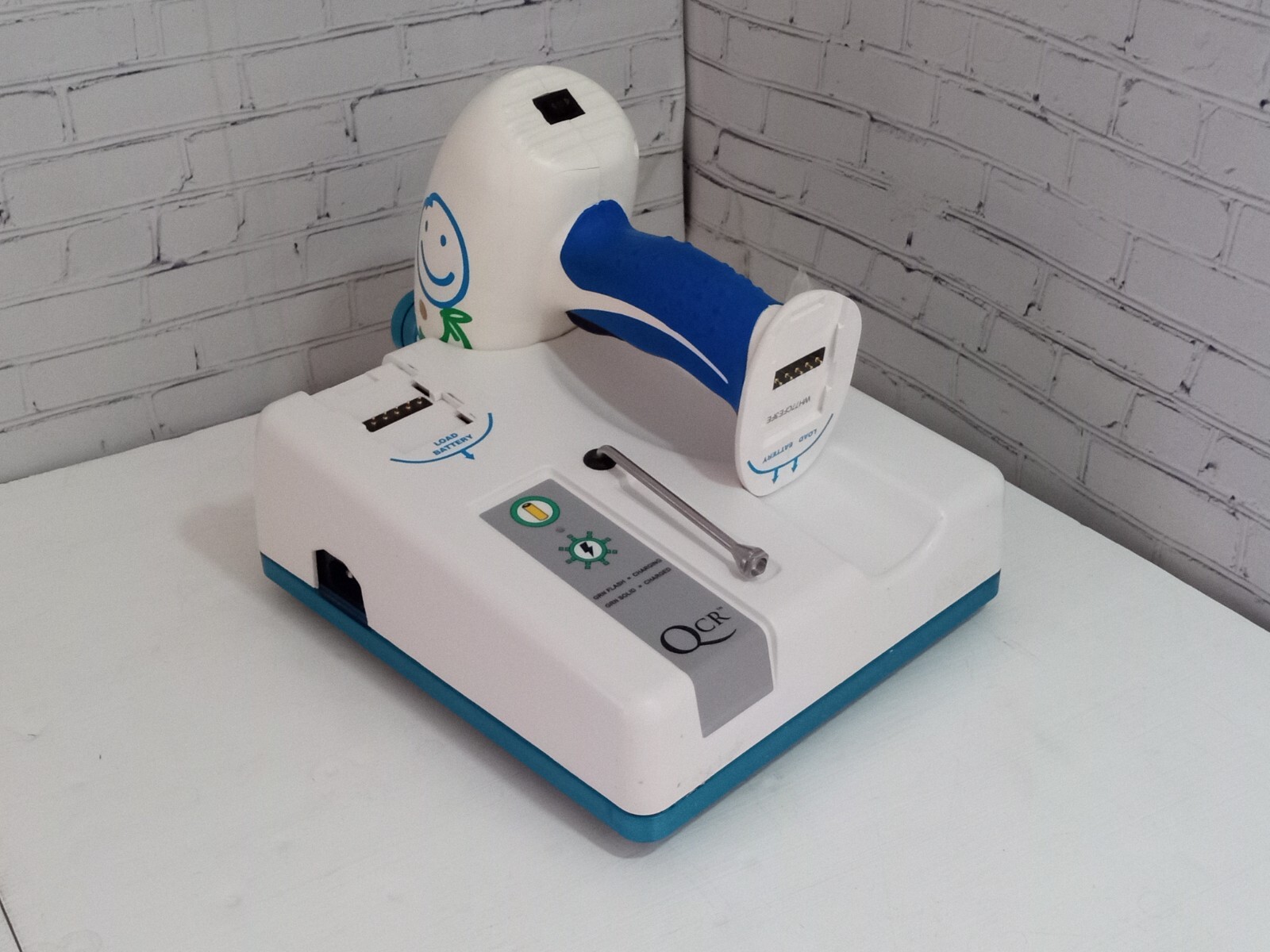 Ortho Pediatrics Pediatric Cast Cutter w/ Charging Station