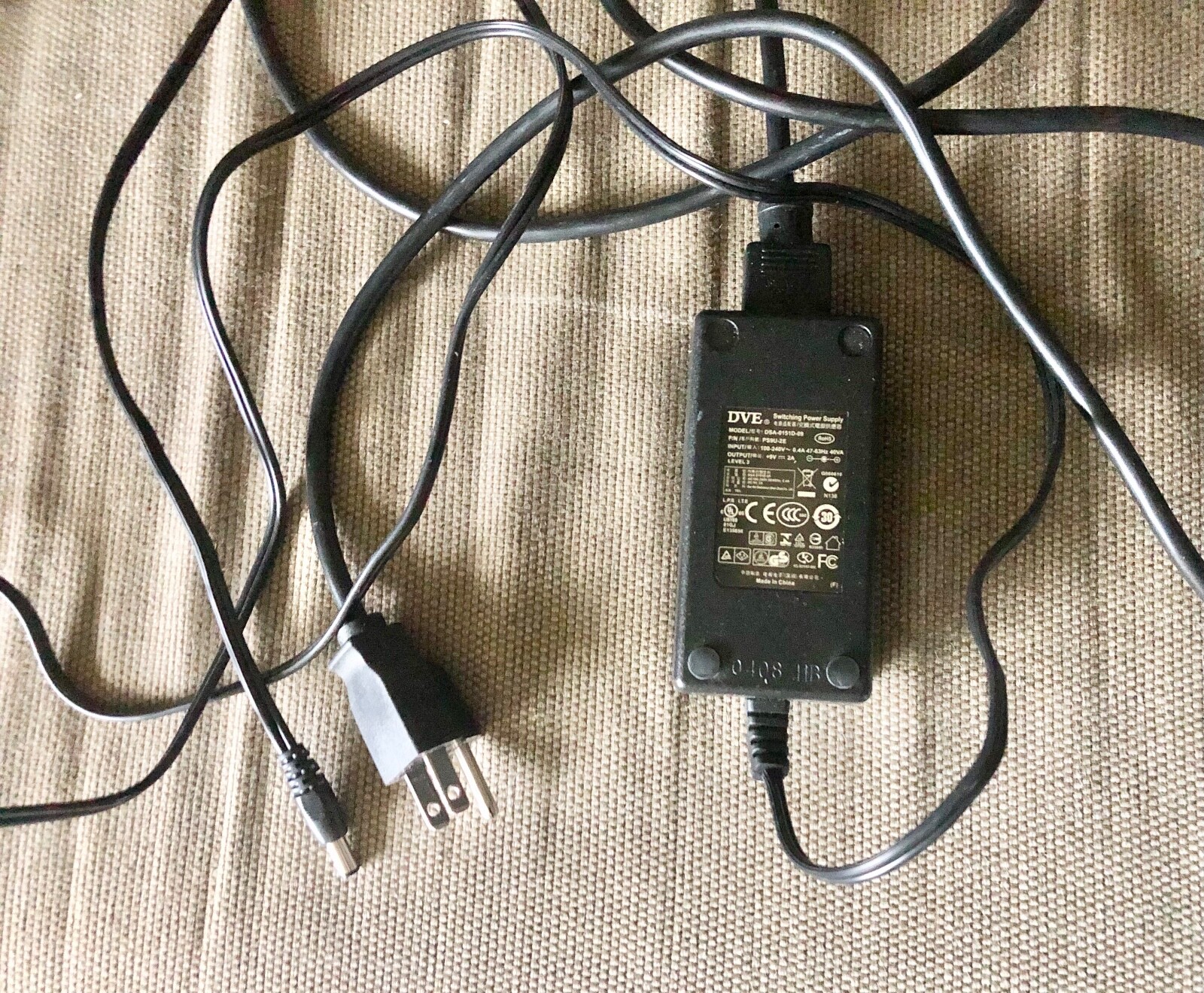 DVE PS9U-2E Switching Power Supply 100-240V 0.4A 47-63Hz 40VA