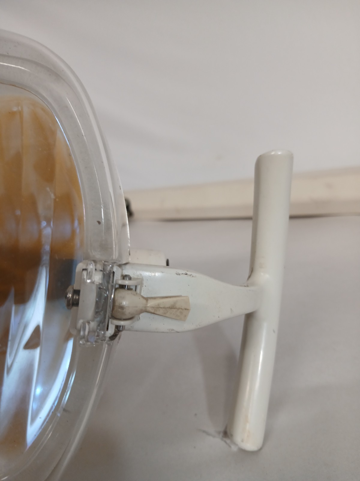 A-dec Dental Operatory Exam Light with Articulating Arm 44129 – TESTED