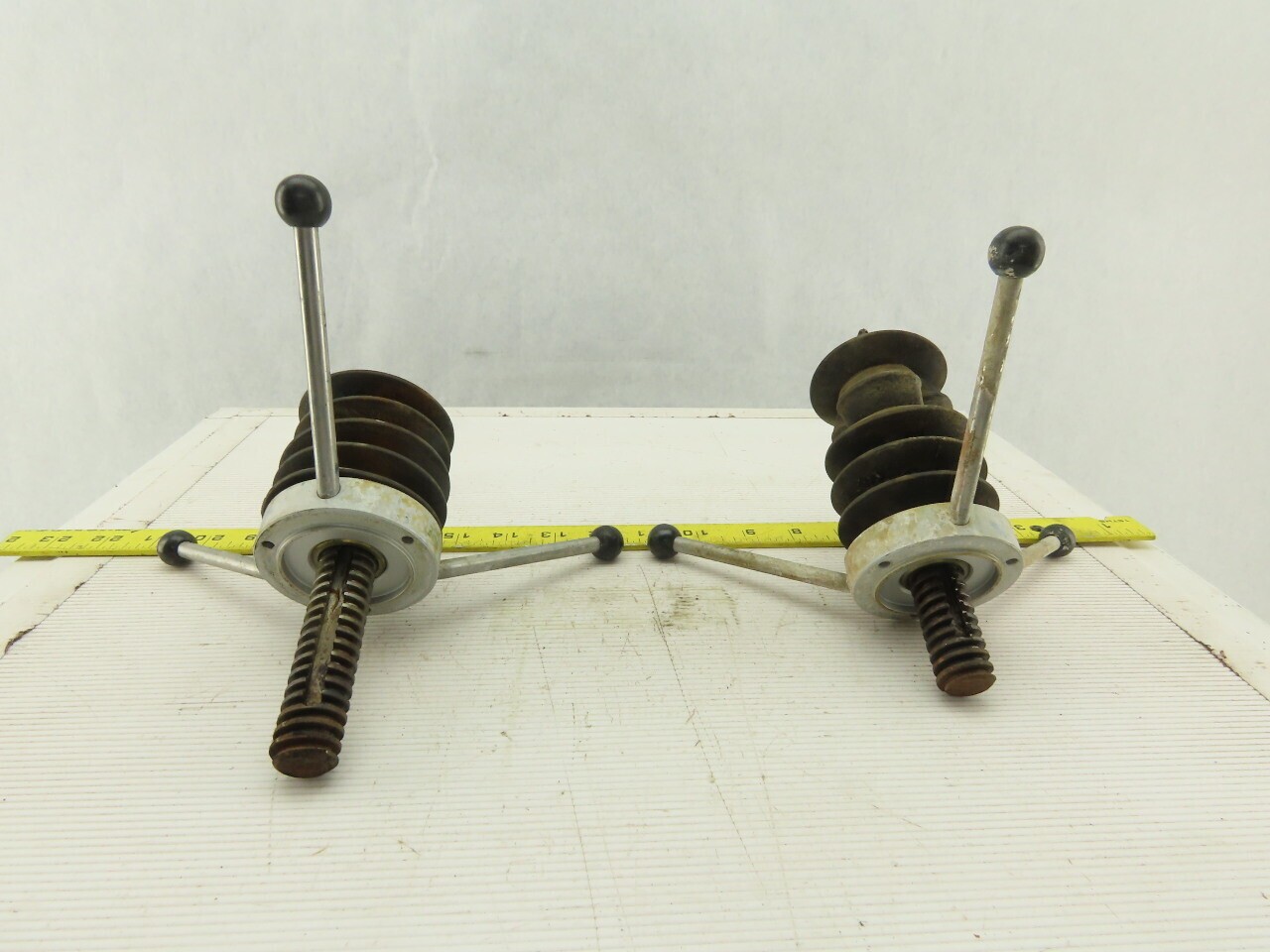 Buchi Rotavapor 186 Worm Gear Hand Cranks Laboratory Rotary Evaporator Lot Of 2