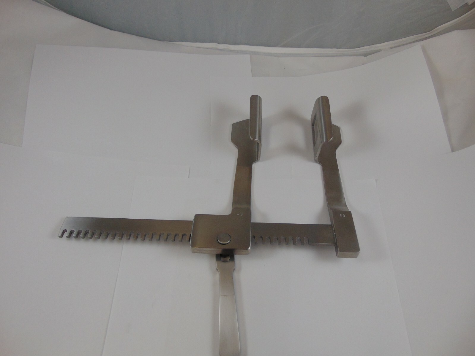MDS 5621020 Finochietto Rib Spreader 20cm Curved Arms 46mm x 55mm x 200mm