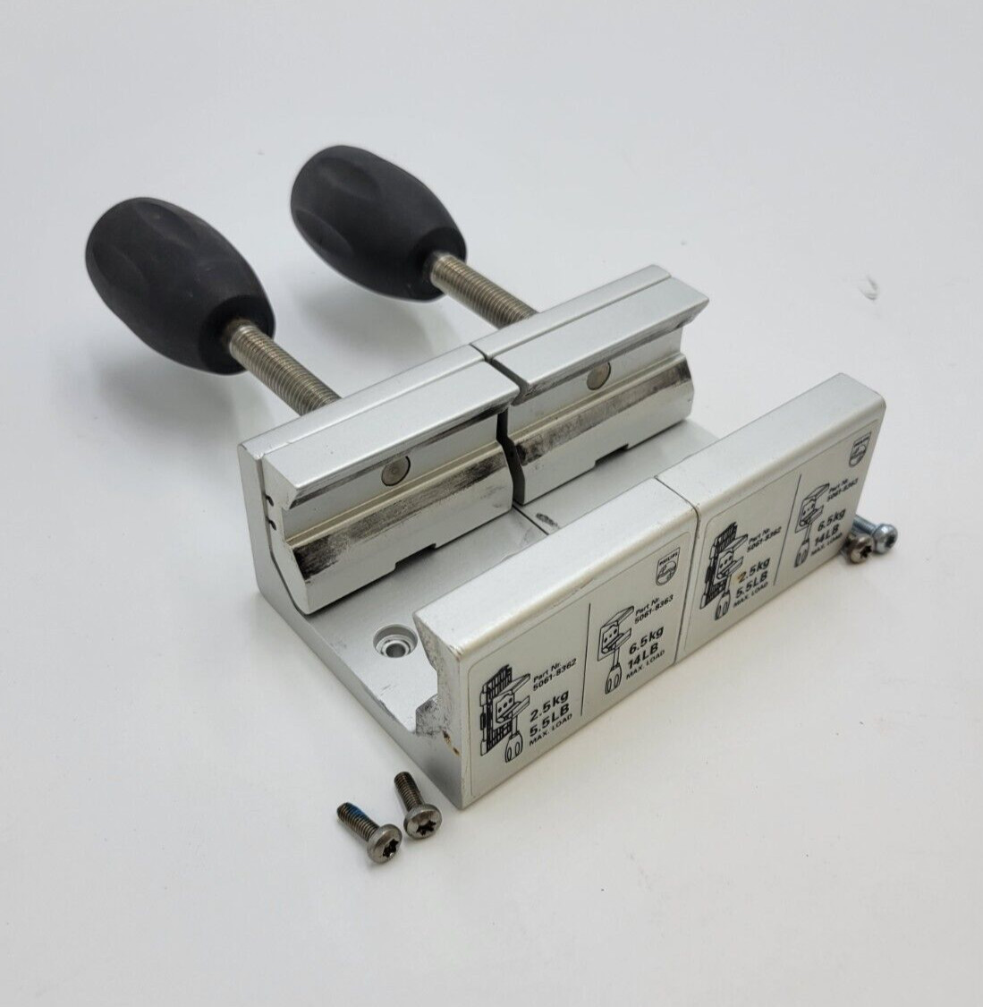 Lot of 2 Philips 5061-8363 Pole Mount Clamp 6.5KG 14LBS MAX Load – Silver