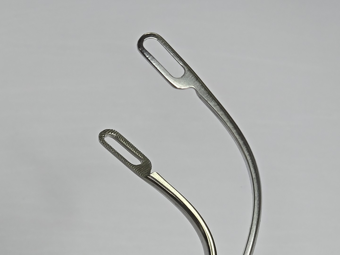 Aesculap EF 52 Kidney Stone Forceps, curved, serrated jaw