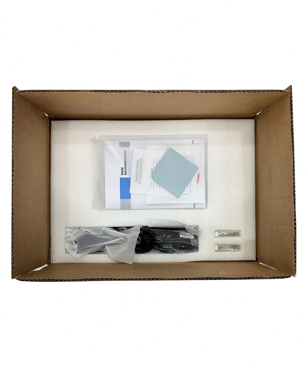 Liquid Colorimeter with Inter-instrument Error ΔE*ab within 0.25 Data Storage