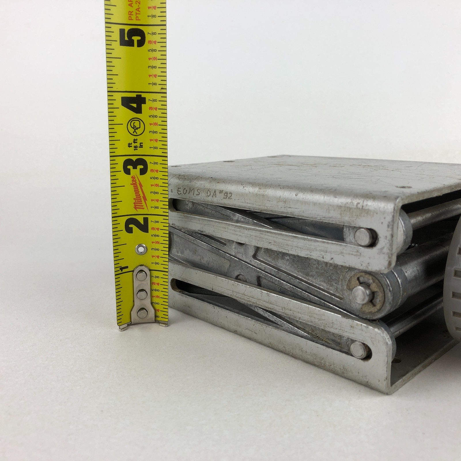 Cenco-Lerner LAB-JACK No. 19089 4-1/2″ X 5-1/2″ Extends 2-3/4” to 10” Tall