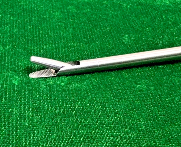 Laparoscopic Pediatric Needle Holder Straight Jaw 3mmx330mm Reusable Instruments