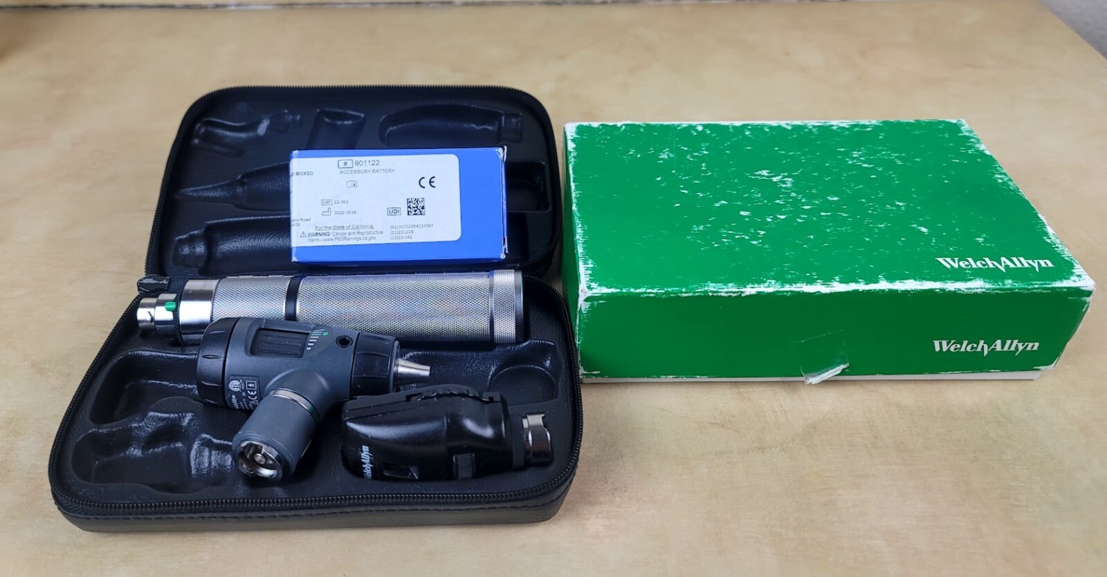 WELCH ALLYN MACROVIEW OTOSCOPE / OPHTHALMOSCOPE SET W/ NEW RECHARGEABLE BATERY
