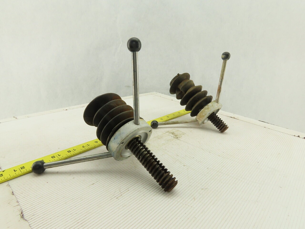 Buchi Rotavapor 186 Worm Gear Hand Cranks Laboratory Rotary Evaporator Lot Of 2