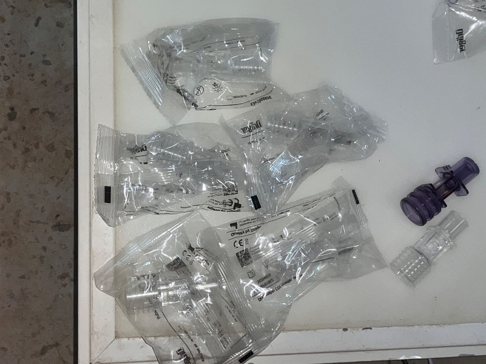 EVITA XL DRAGER VENTILATORS w/ compressor, LOT SALE, 48 flow sensors & more