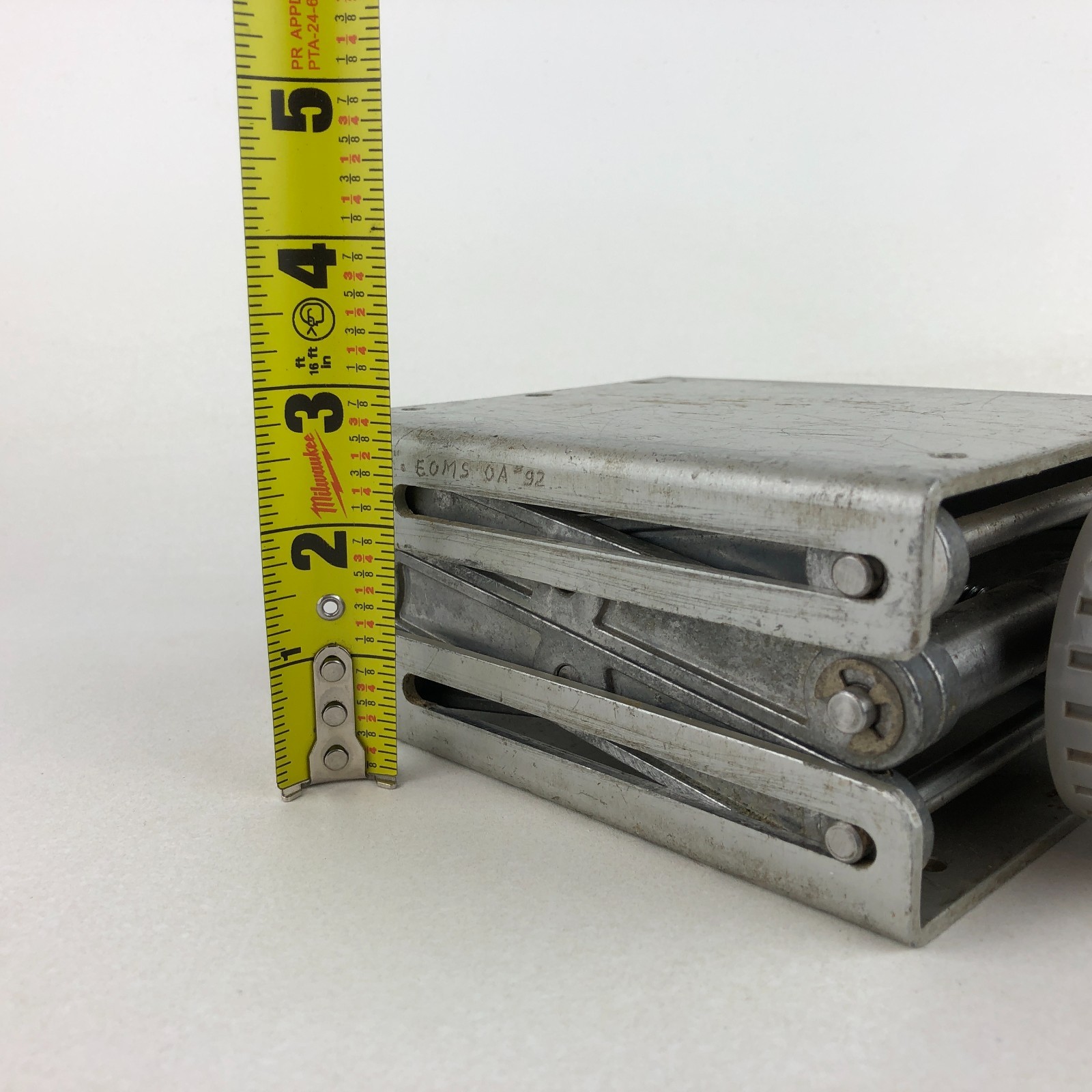 Cenco-Lerner LAB-JACK No. 19089 4-1/2″ X 5-1/2″ Extends 2-3/4” to 10” Tall