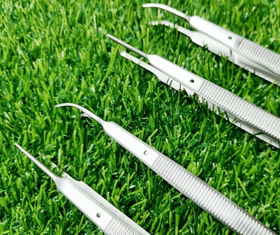M/S Zwan Impex Gerald Tissue Forceps 2p Plain & 2p 1*2 Teeth 18cm STR & CUR