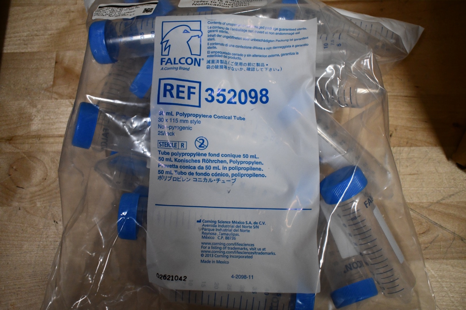 Pack of 25 NEW Corning Falcon 352098 50mL Polypropylene Conical Tubes 30×115