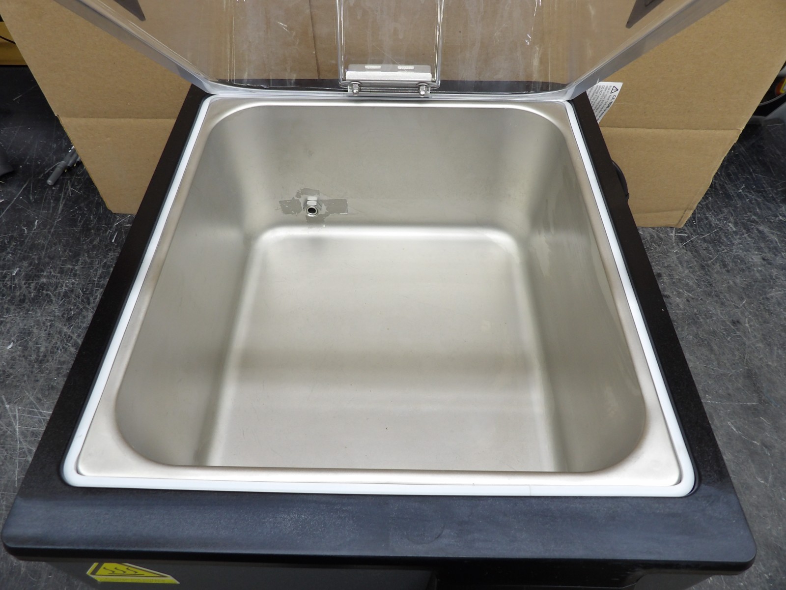 VWR WB10 General Purpose Laboratory Digital Water Bath, VAC/HZ/A: 120/60/8.6