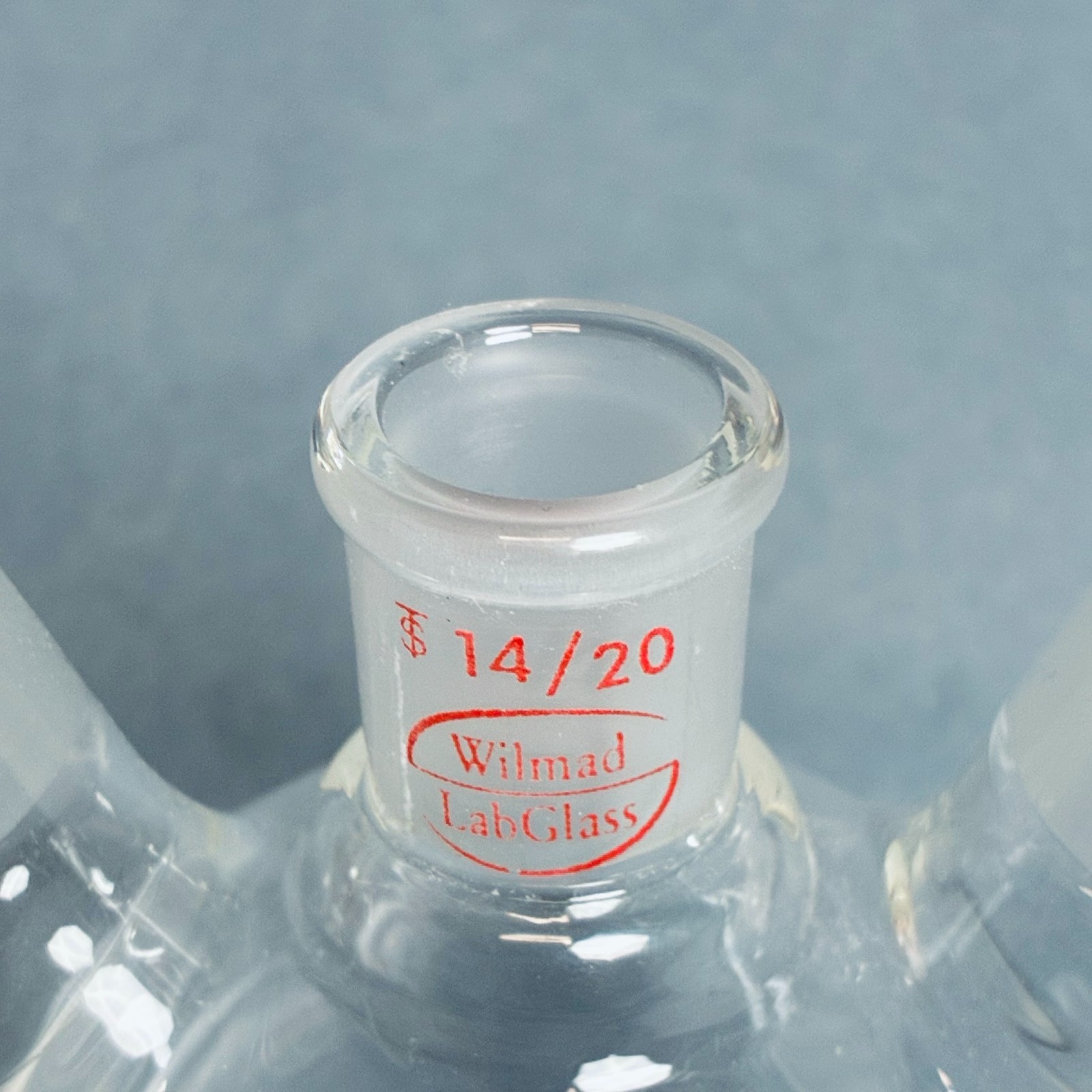 LabGlass 100 ml 3-Neck Round Bottom Flask Angled CS-14/20 SN-14/20 Outer Joint