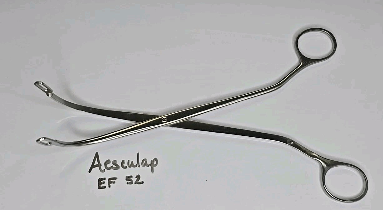 Aesculap EF 52 Kidney Stone Forceps, curved, serrated jaw