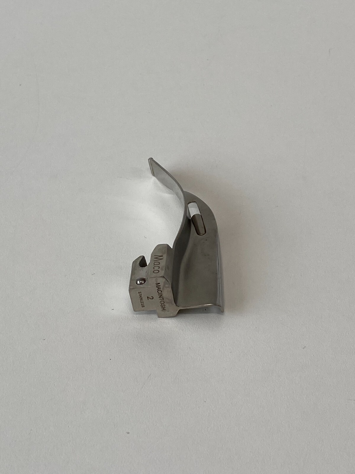 L30: Lot of 34 Maco Macintosh 2 Blade